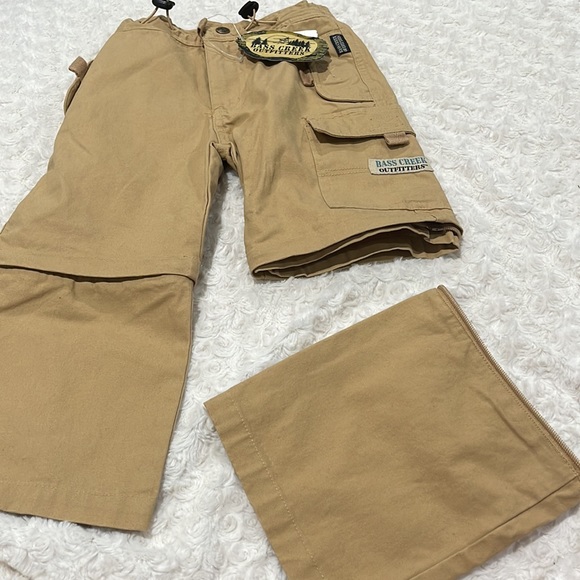 Like new BASS CREEK OUTFITTERS KHAKI PANT CONVERTIBLE SIZE 3T. - Picture 1 of 9